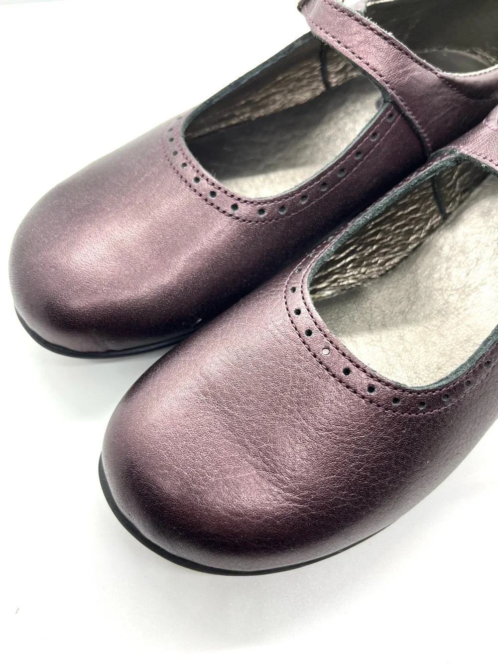 Girls plum leather Mary Jane w buckle EURO 33 USA 2